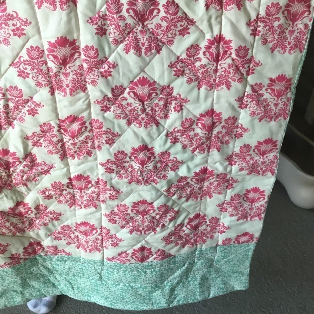 Handmade Quilt. Spring Pinks and Greens Braided - Picture 15 of 16